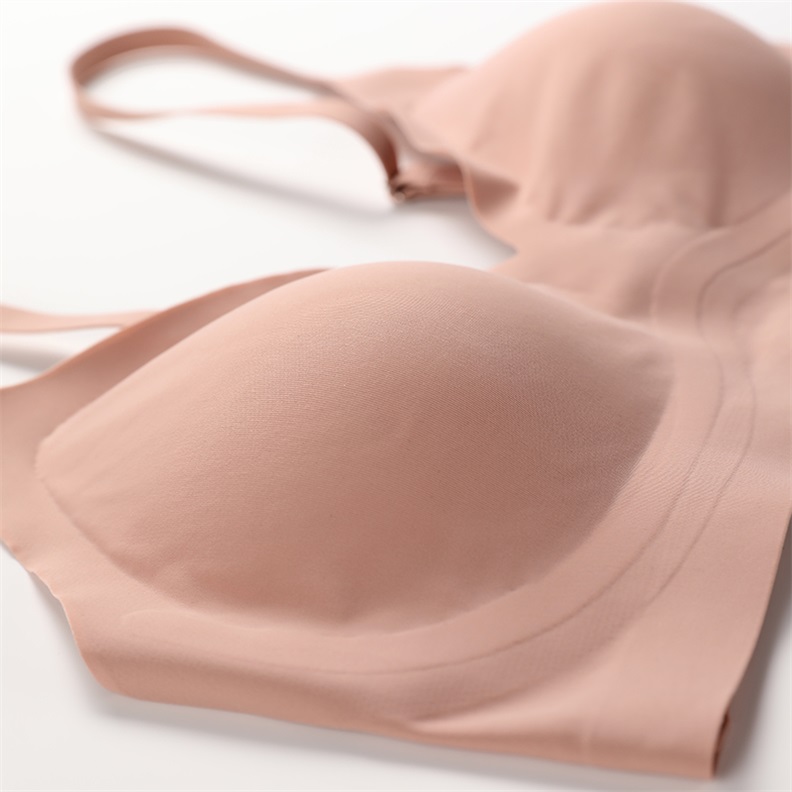 Seamless Bra (BX036) — back closure and strap adjustment detail for OEM bra production
