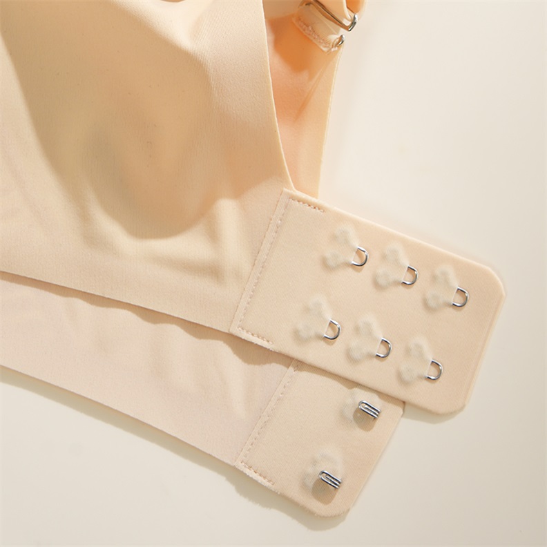 Seamless Bra (BS133) — fabric, elastic and finishing detail for a private-label bra range
