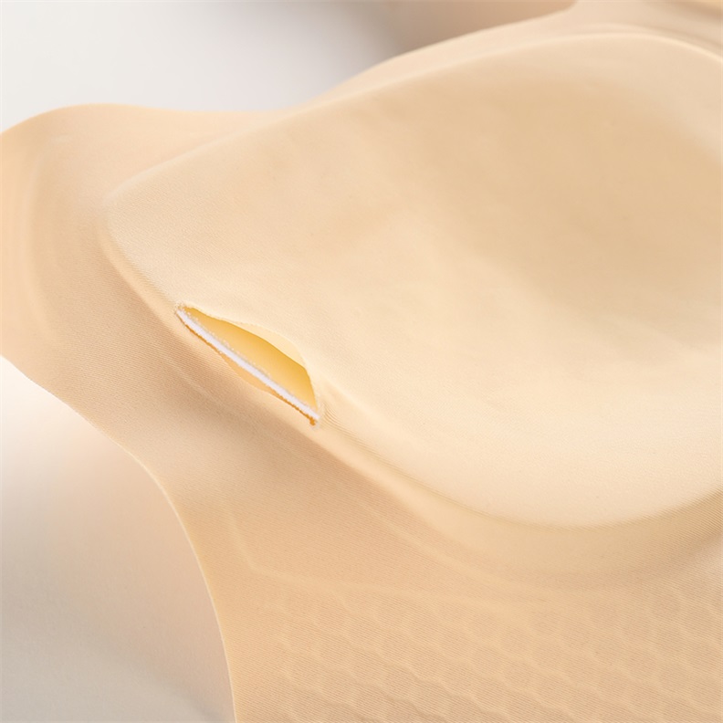 Seamless Bra (BS133) — alternate view showing seamless edge and stretch fit
