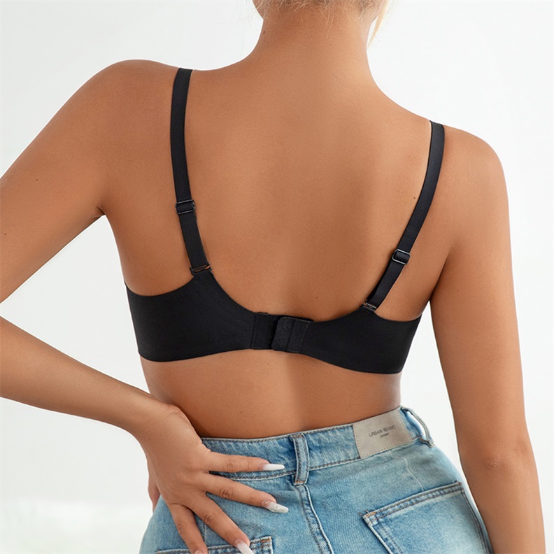 Seamless Wireless Removable-Pad Bra (BS134) — back view showing adjustable straps and hook-and-eye closure