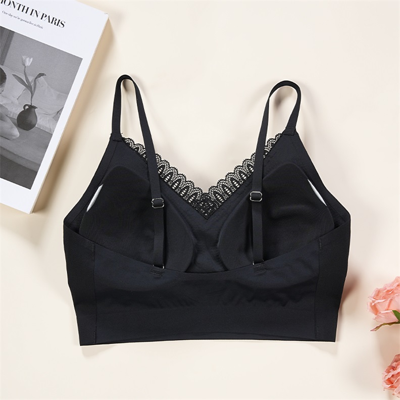 Seamless Wireless Backless Bra (BS139) — close-up of cup edge, seam and soft-support construction
