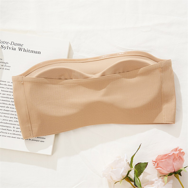 Seamless Jelly Strapless Bra (BX187) — close-up of cup edge, seam and soft-support construction