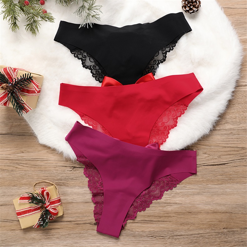 Seamless Lace Low-Rise Thong (PX171) — gusset, seam and edge construction close-up