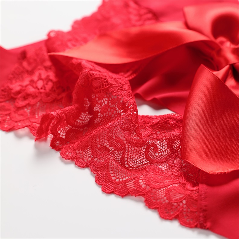 Seamless Lace Low-Rise Thong (PX171) — waistband and stretch-edge finishing detail
