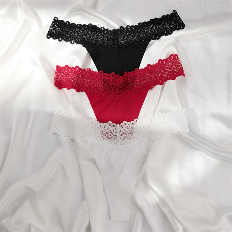 Seamless Lace Low-Rise Thong (PS095) — gusset, seam and edge construction close-up