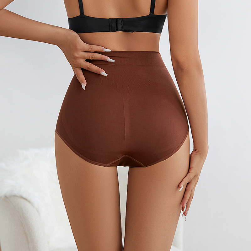Seamless High-Waist Cotton Panty (S2404) — side view showing rise, leg opening and stretch recovery