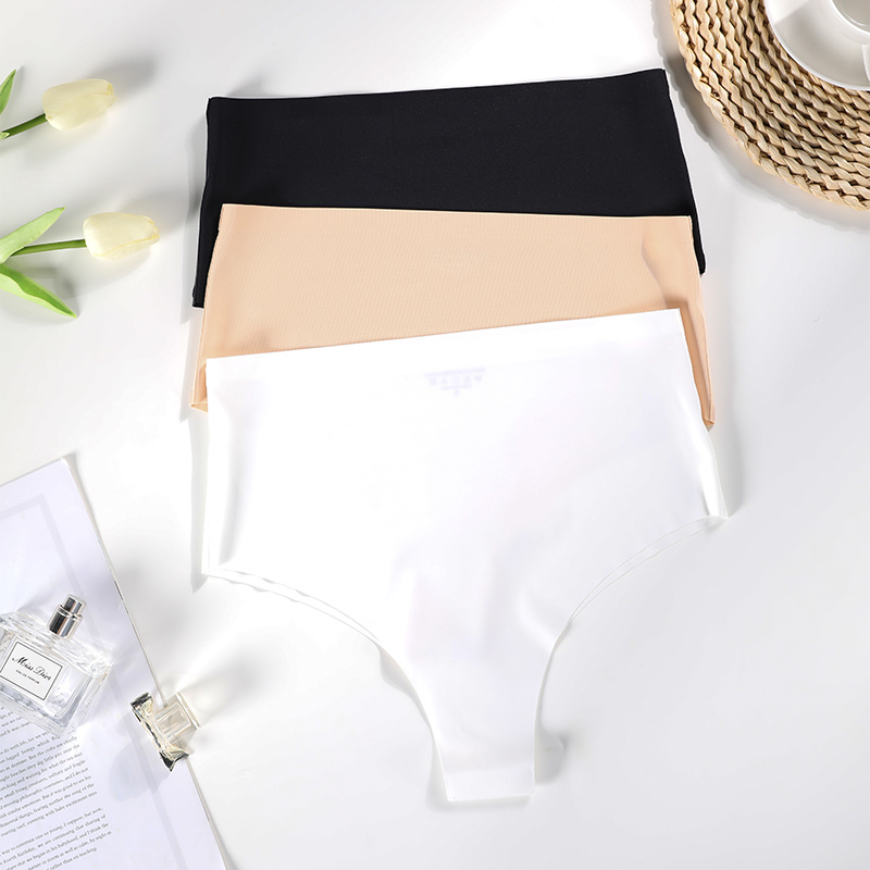 Seamless Mid-Rise Thong (GH002) — gusset, seam and edge construction close-up
