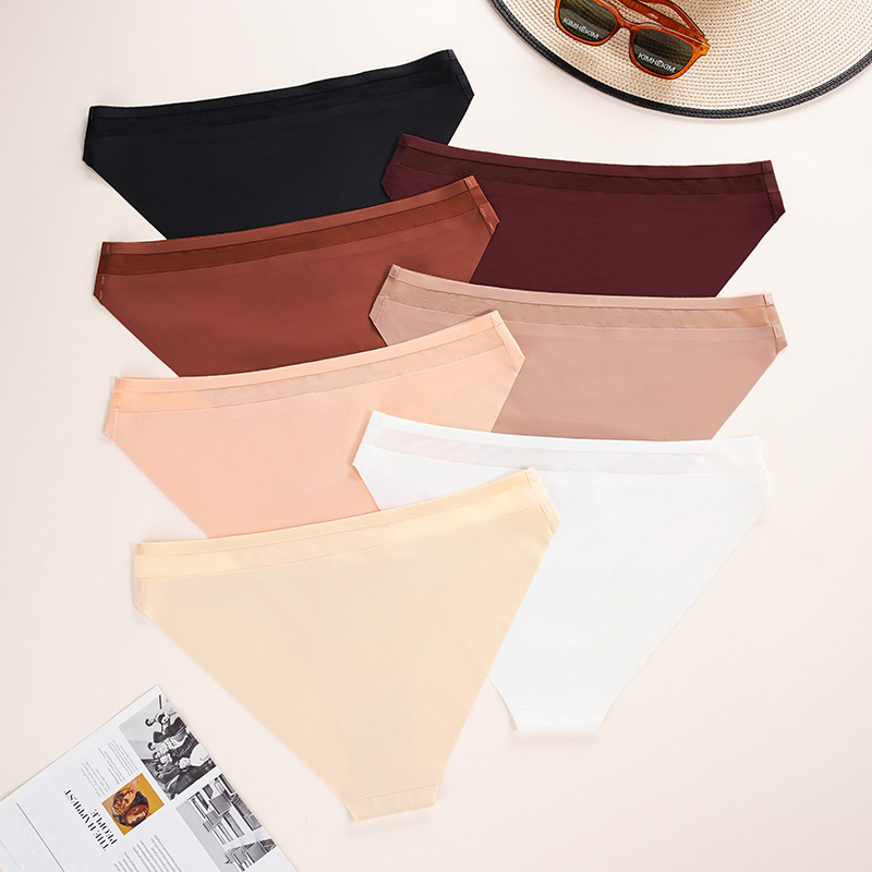 Seamless Mesh Low-Rise Panty (WH009) — gusset, seam and edge construction close-up