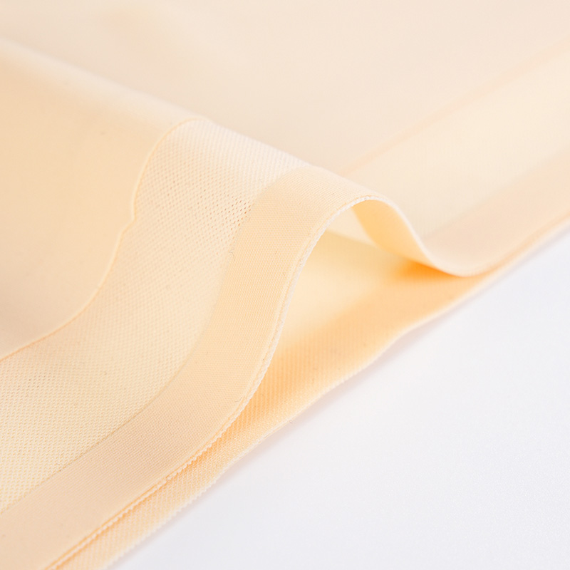 Seamless Mesh Low-Rise Panty (WH009) — waistband and stretch-edge finishing detail