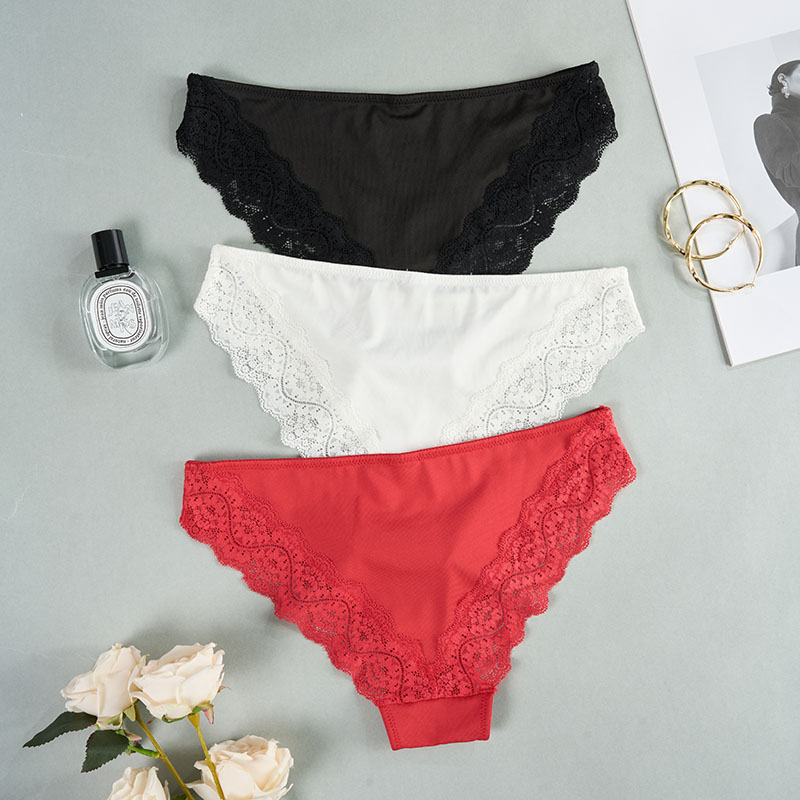 Seamless Lace Low-Rise Panty (PS270) — gusset, seam and edge construction close-up