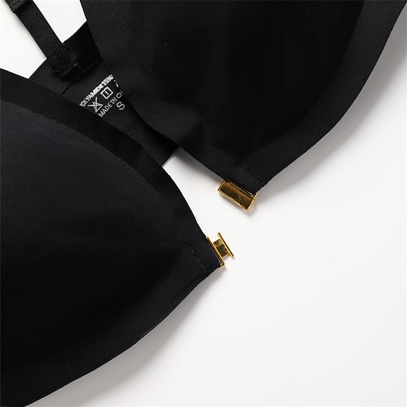 Seamless Removable-Pad Bra Set (BPS091) — bra back closure and adjustable strap detail