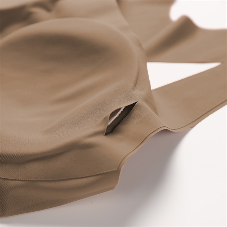 Seamless Wireless Removable-Pad Bra Set (BPD107) — bra back closure and adjustable strap detail