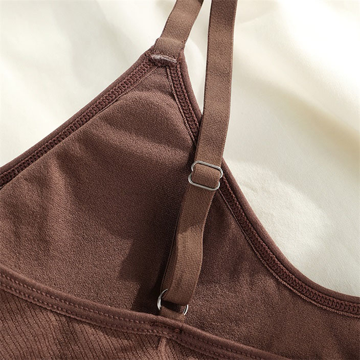 Seamless Removable-Pad High-Waist Bra Set (BPX189) — bra back closure and adjustable strap detail