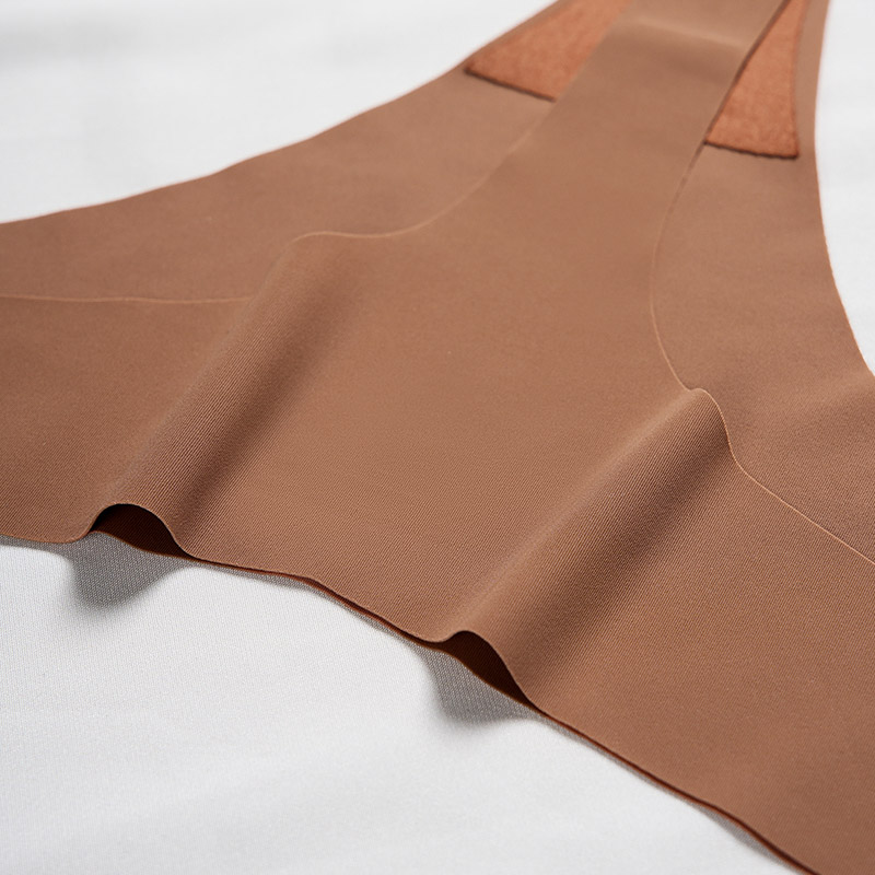 Seamless Wireless Bra Set (BPD108) — bra back closure and adjustable strap detail
