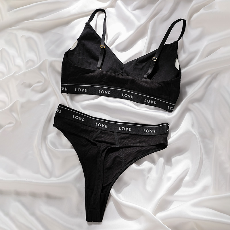 Lingerie Set (BPX137) — lace scallop and skin-contact edge close-up