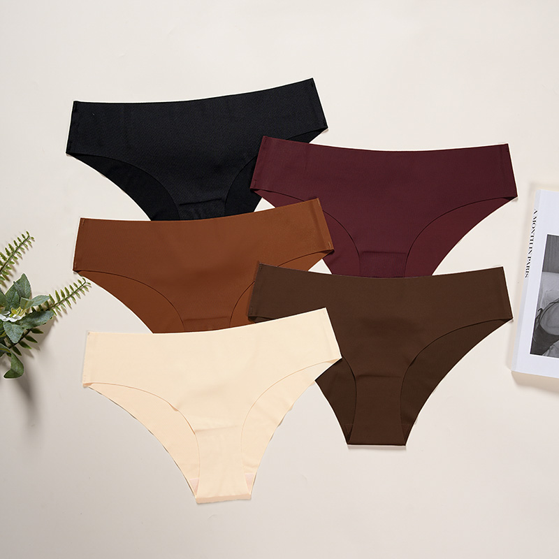 Seamless No-Show Low-Rise Brief (0908-1) — fabric and recovery detail for custom panty development