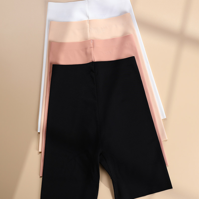 Seamless No-Show Low-Rise Boyshort (P2106D014) — waistband and stretch-edge finishing detail