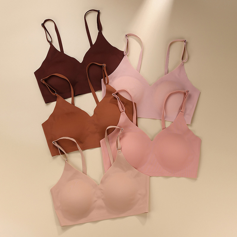 Seamless Wireless Front-Closure Bra (B2106D002) — back closure and strap adjustment detail for OEM bra production