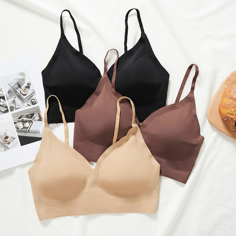 Seamless Removable-Pad No-Show Bra (BS091) — back closure and strap adjustment detail for OEM bra production