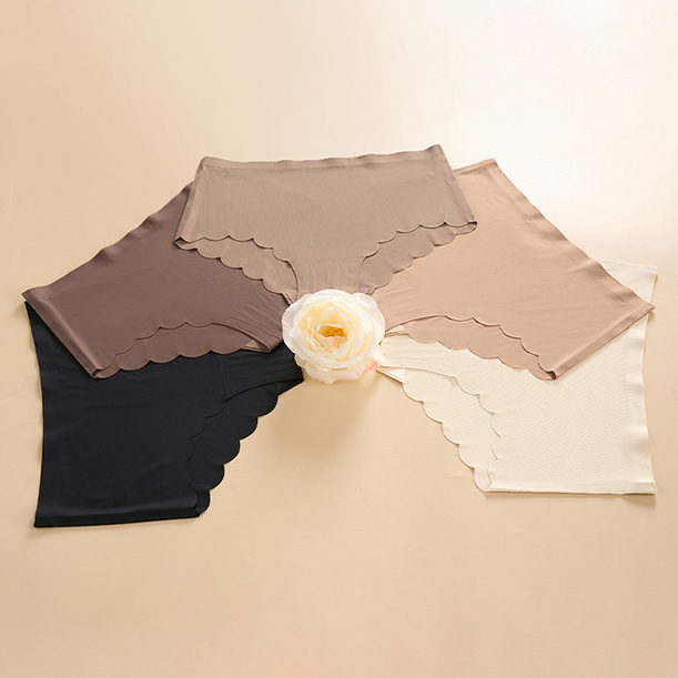 Seamless Ribbed Panty (PY796) — gusset, seam and edge construction close-up