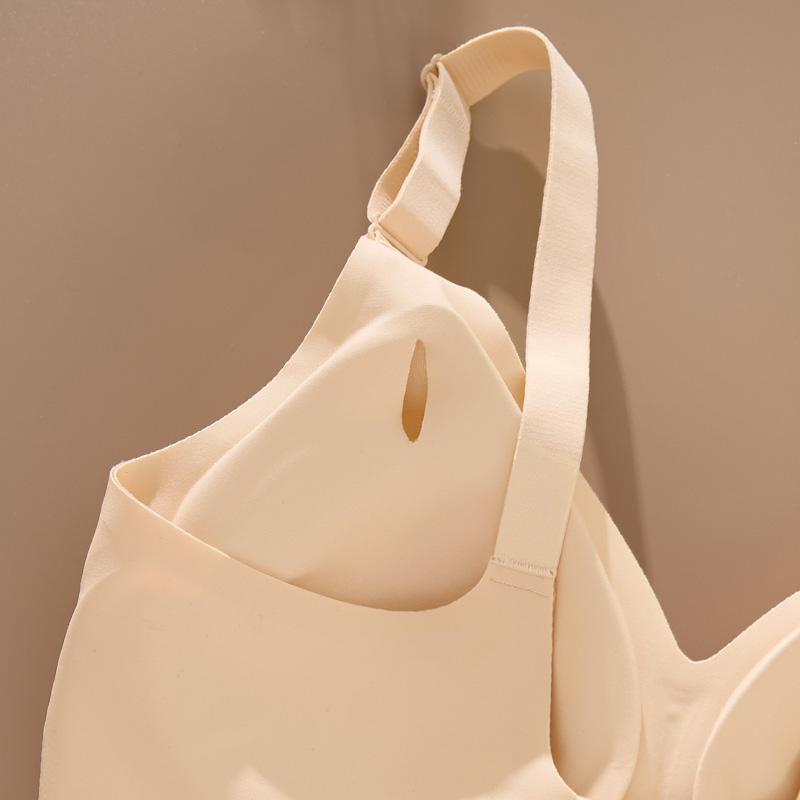 Seamless Wireless Removable-Pad Bralette (CR-601) — alternate view showing removable-pad construction and cup shaping