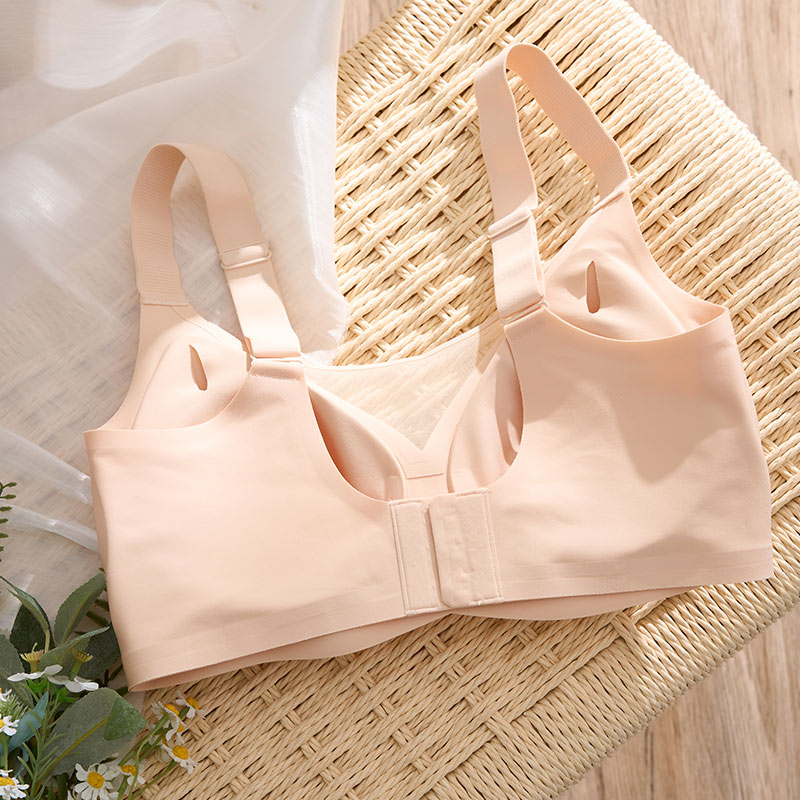 Seamless Wireless Mesh Bralette (CR-618) — close-up of cup edge, seam and soft-support construction