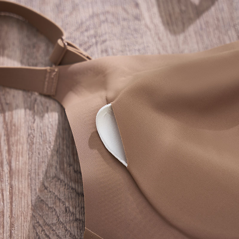 Seamless Wireless Removable-Pad Bra (BS132) — back closure and strap adjustment detail for OEM bra production