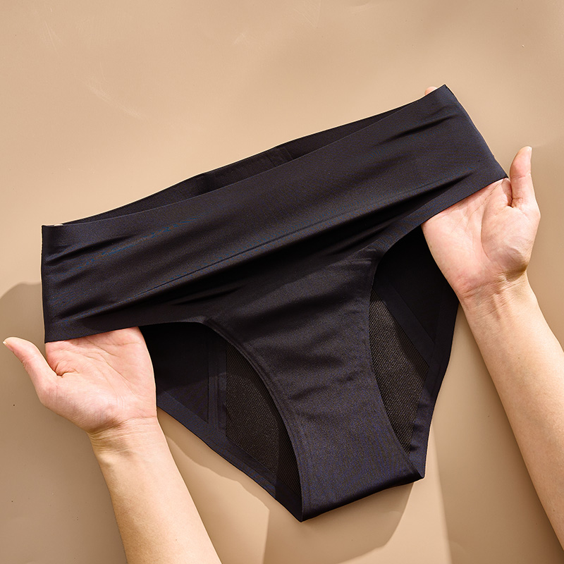 Seamless functional Period Panty (AA081) — close-up of the multi-layer core construction