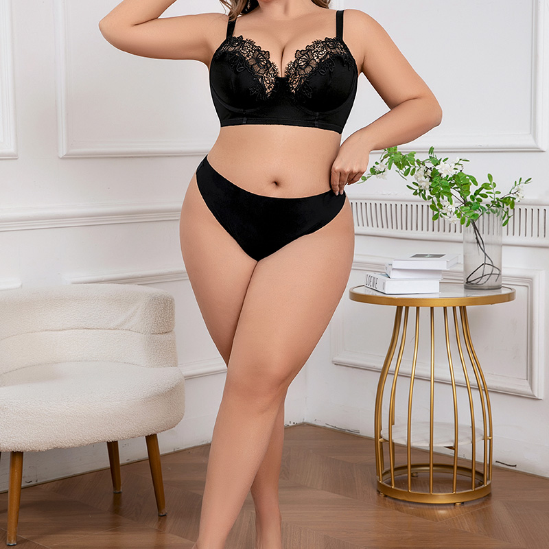 Full-Coverage Plus-Size Bralette (BY653PLUS) — back view showing adjustable straps and hook-and-eye closure