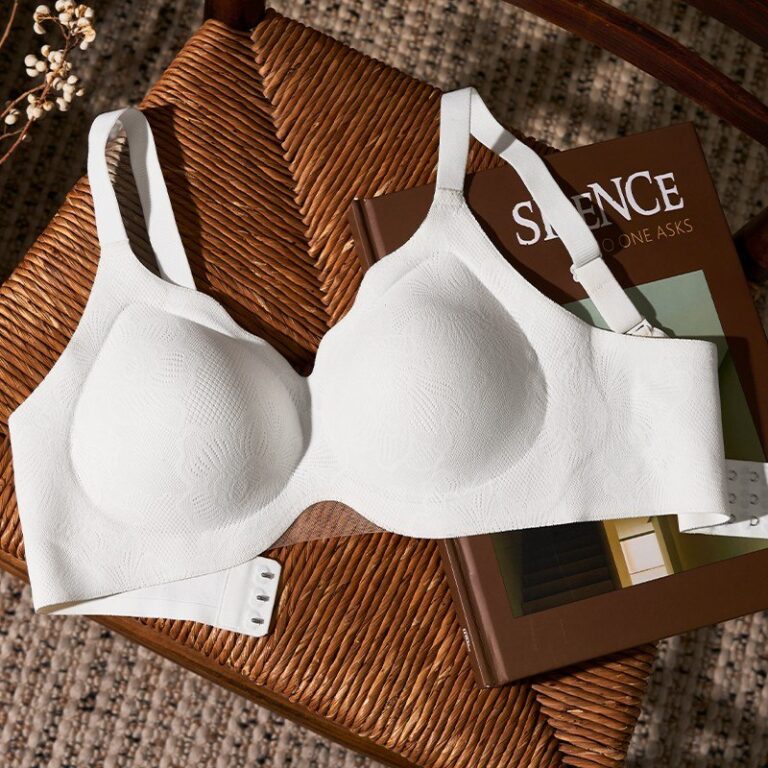 Lace Bra (BF1571) — lace pattern and trim detail