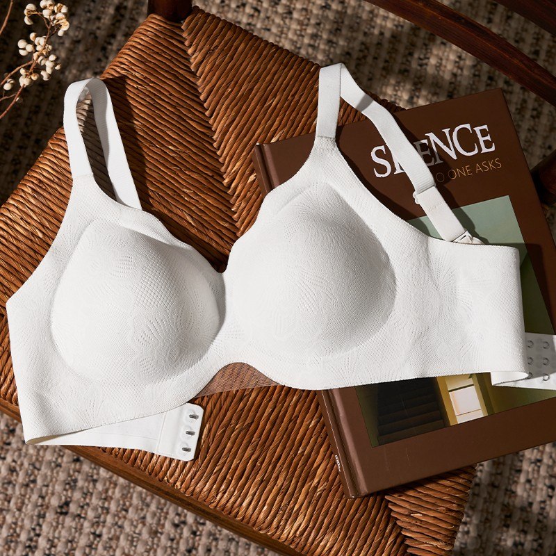 Lace Bra (BF1571) — lace pattern and trim detail