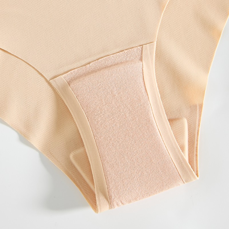 Seamless Camel-Toe-Proof Low-Rise Panty (PS1226) — gusset, seam and edge construction close-up