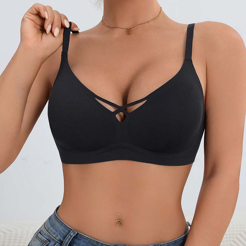 Bra (BZ1584) — close-up of cup edge, seam and soft-support construction