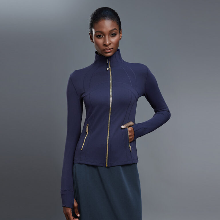Zip-Up Activewear Hoodie (DAW182-2): front fit showing silhouette, waistband and activewear coverage