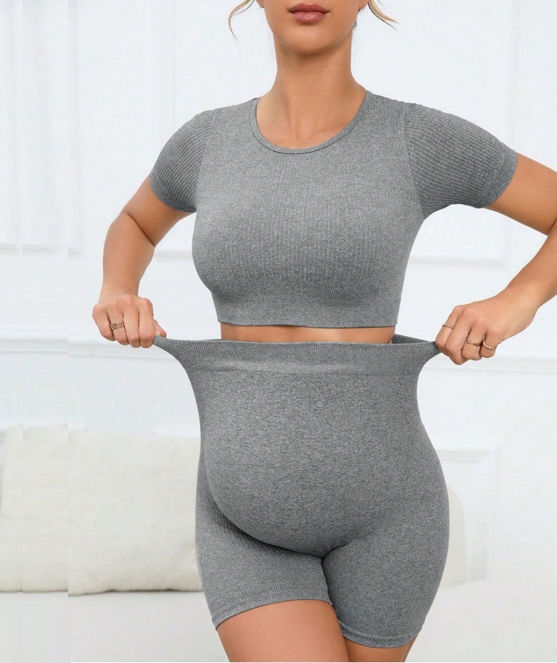 High-Waist Activewear Set: front fit showing silhouette, waistband and activewear coverage