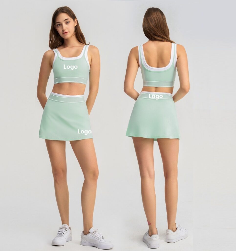 Plus-Size Activewear Set: front fit showing silhouette, waistband and activewear coverage