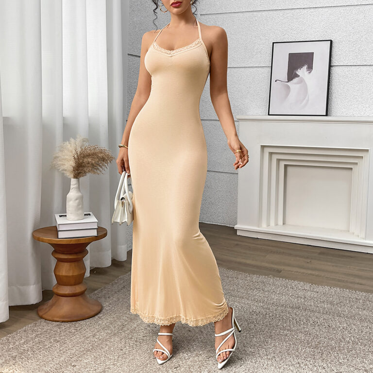 Backless Seamless Shaping Skirt (W485): front fit showing silhouette, control panels and waistband