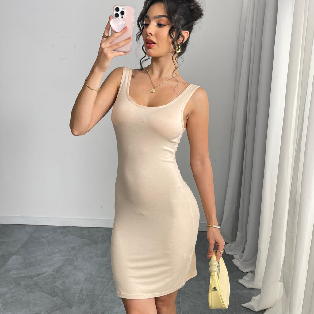 Backless Seamless Shaping Skirt: front fit showing silhouette, control panels and waistband