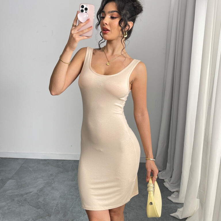 Backless Seamless Shaping Skirt: front fit showing silhouette, control panels and waistband